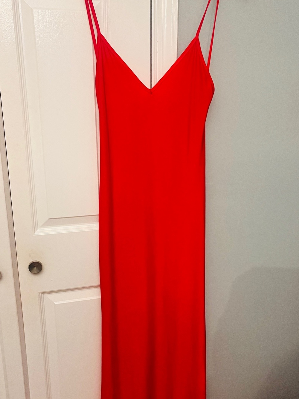 Chic Red Spaghetti-Strap Maxi Dress